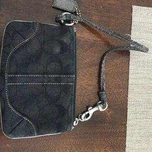 Small coach clutch black